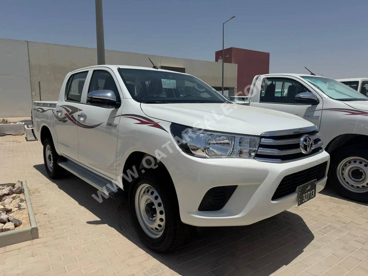 Toyota  Hilux  2025  Automatic  0 Km  4 Cylinder  Four Wheel Drive (4WD)  Pick Up  White  With Warranty