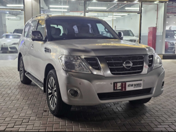 Nissan  Patrol  Platinum  2017  Automatic  214,000 Km  8 Cylinder  Four Wheel Drive (4WD)  SUV  Silver