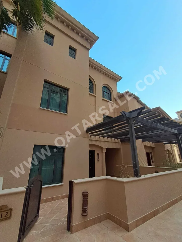 Townhouse  - Fully Furnished  - Doha  - The Pearl  - 4 Bedrooms