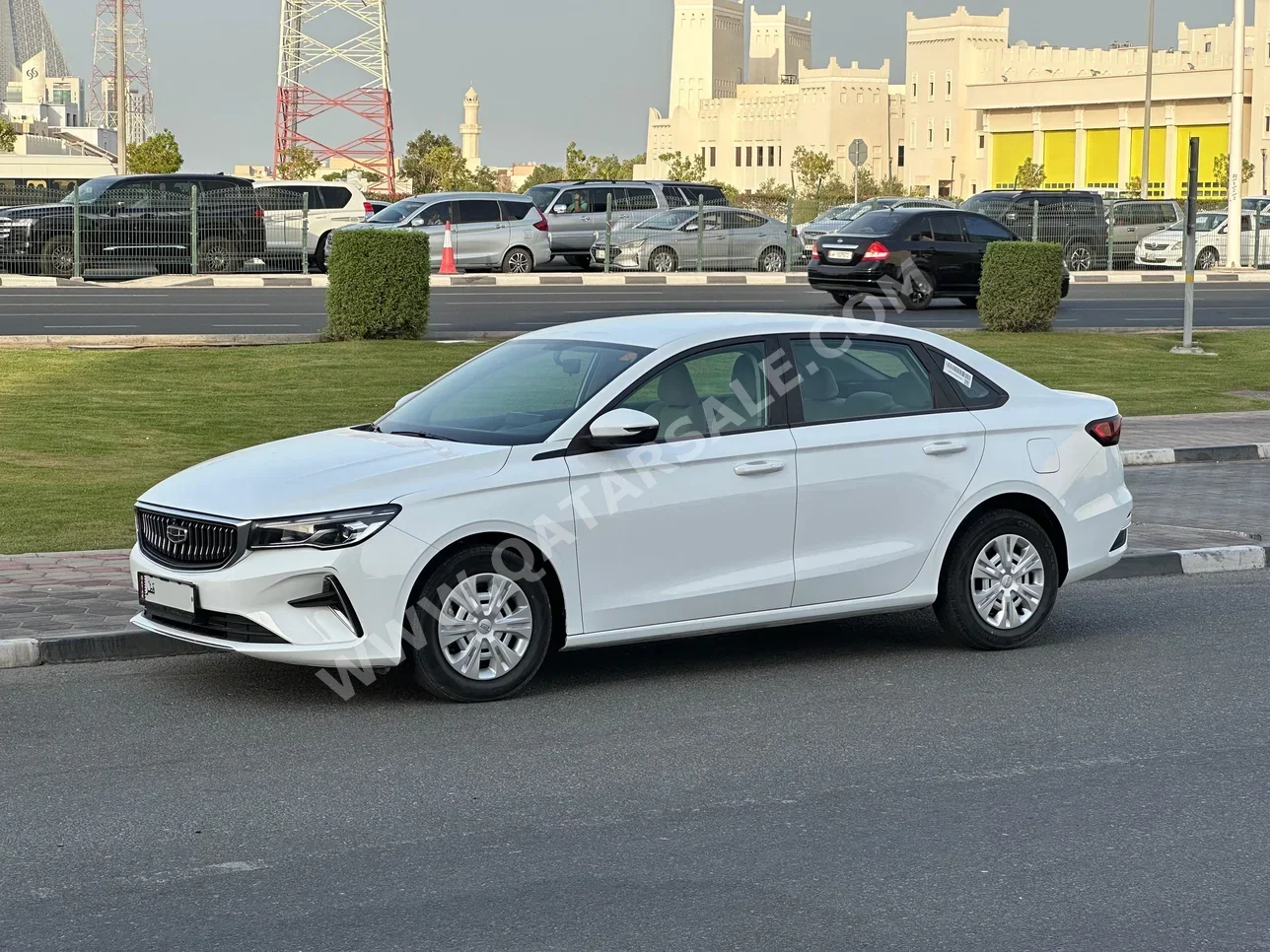 جيلي  إمجراند  سيدان  أبيض  2024