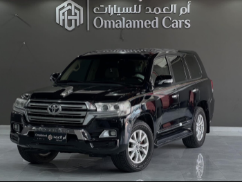 Toyota  Land Cruiser  GXR  2018  Automatic  209,000 Km  8 Cylinder  Four Wheel Drive (4WD)  SUV  Black
