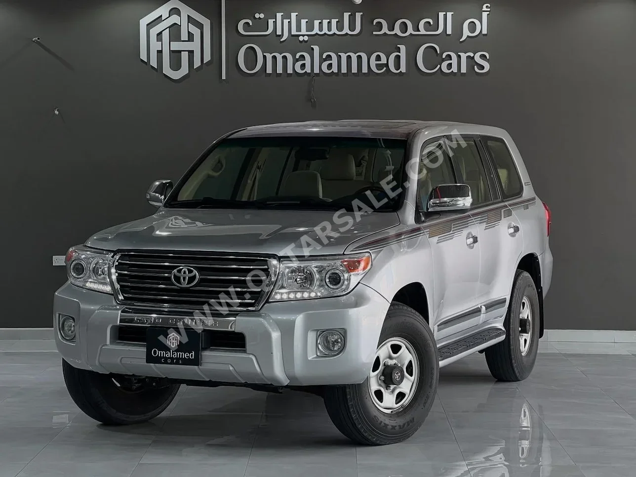 Toyota  Land Cruiser  GXR  2012  Automatic  299,000 Km  8 Cylinder  Four Wheel Drive (4WD)  SUV  Silver