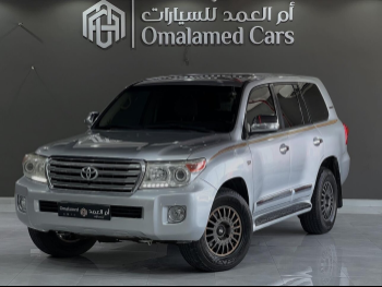 Toyota  Land Cruiser  VXR  2010  Automatic  381,000 Km  8 Cylinder  Four Wheel Drive (4WD)  SUV  Silver
