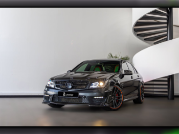 مرسيدس - بنز  سي - كلاس  63 AMG  2013  اوتوماتيك  35,000 كم  8 سلندر  دفع خلفي  سيدان  أسود