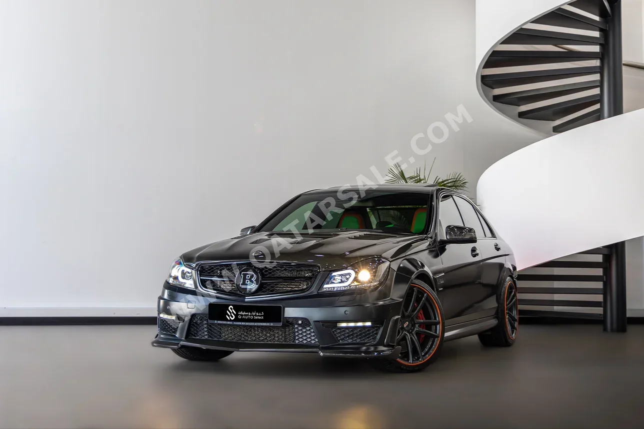 مرسيدس - بنز  سي - كلاس  63 AMG  2013  اوتوماتيك  35,000 كم  8 سلندر  دفع خلفي  سيدان  أسود