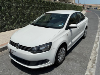 Volkswagen  Polo  2015  Automatic  108,000 Km  6 Cylinder  Sedan  White  With Warranty