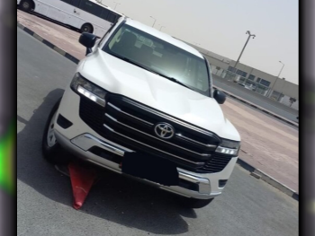 Toyota  Land Cruiser  GX  2022  Automatic  133,333 Km  6 Cylinder  Four Wheel Drive (4WD)  SUV  White