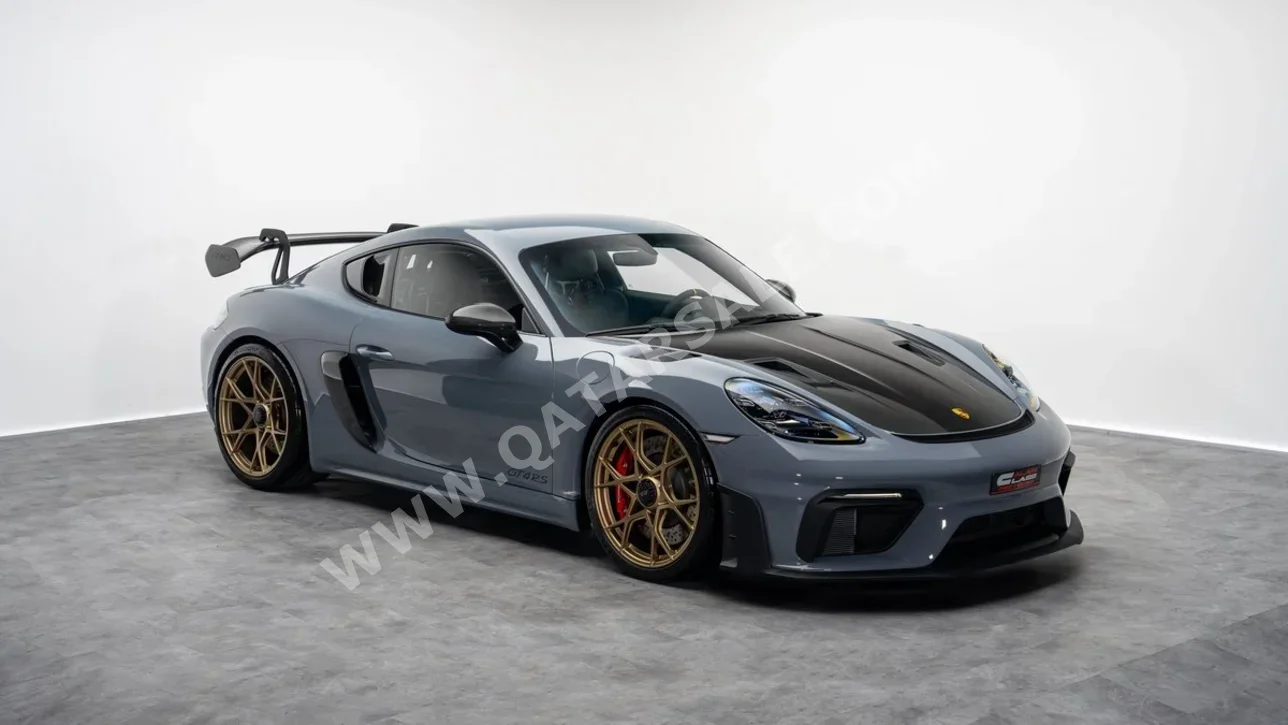 Porsche  Cayman  GT4  2025  Automatic  38 Km  6 Cylinder  Rear Wheel Drive (RWD)  Coupe / Sport  Gray  With Warranty