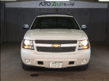 Chevrolet  Avalanche  LTZ  2013  Automatic  117,000 Km  8 Cylinder  Four Wheel Drive (4WD)  SUV  Pearl