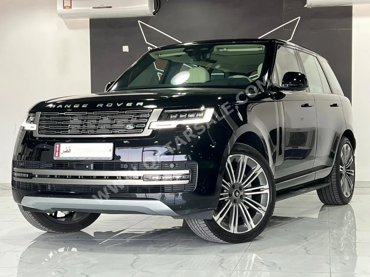 Land Rover  Range Rover  HSE  2024  Automatic  30,000 Km  6 Cylinder  Four Wheel Drive (4WD)  SUV  Black  With Warranty