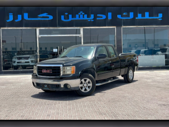 GMC  Sierra  1500  2008  Automatic  121,000 Km  8 Cylinder  Four Wheel Drive (4WD)  Pick Up  Black