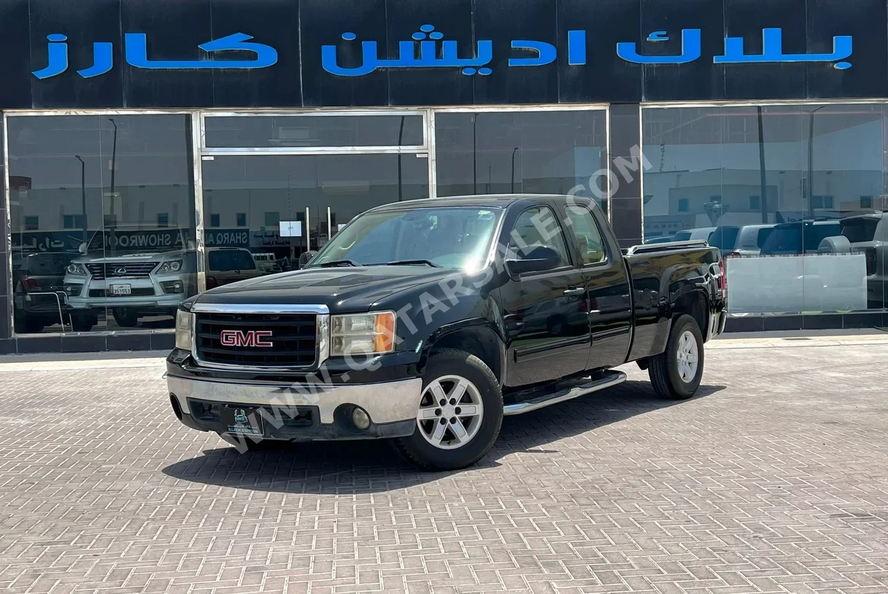 GMC  Sierra  1500  2008  Automatic  121,000 Km  8 Cylinder  Four Wheel Drive (4WD)  Pick Up  Black