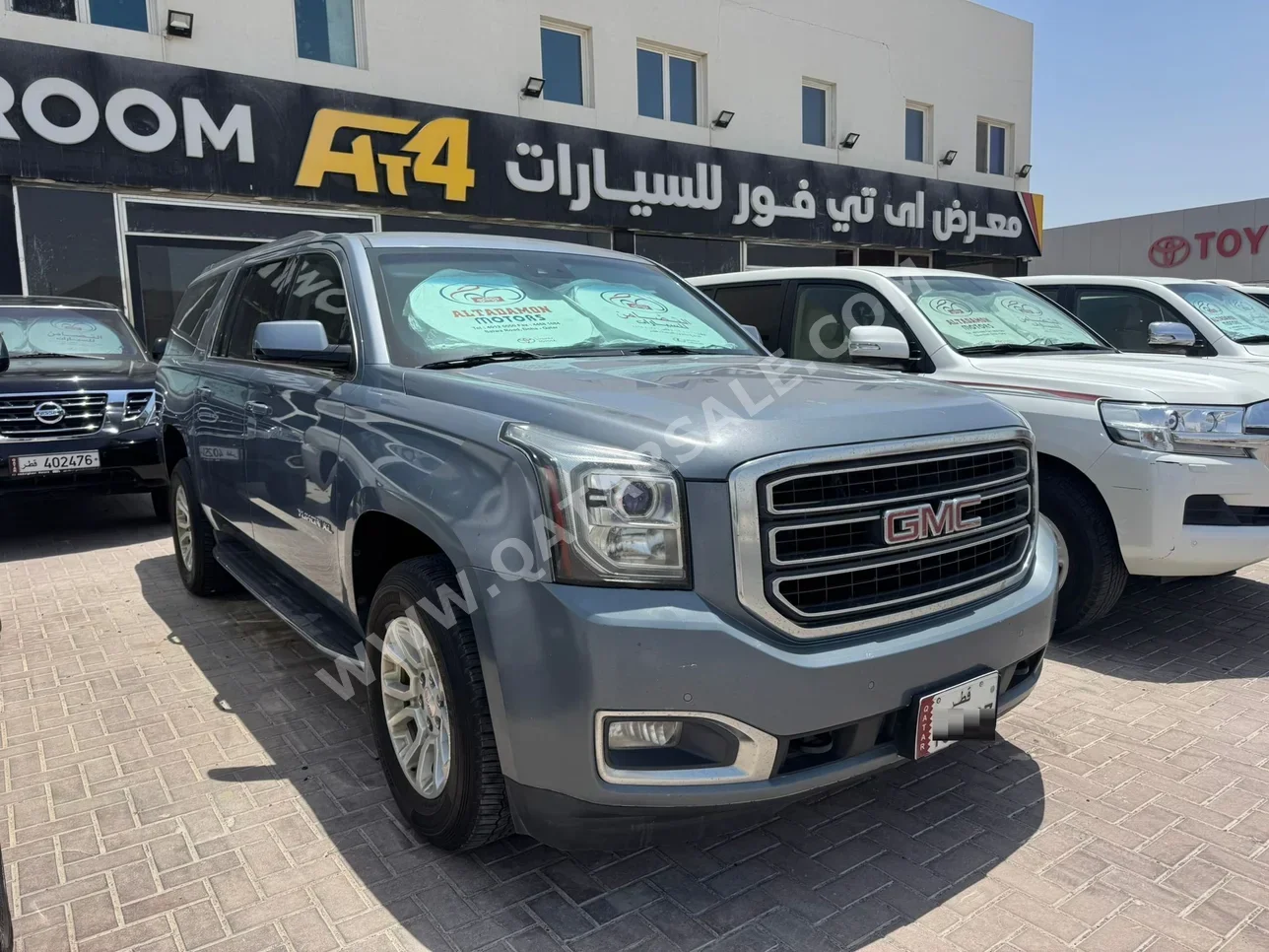 GMC  Yukon  SLE  2016  Automatic  140,000 Km  8 Cylinder  Rear Wheel Drive (RWD)  SUV  Gray