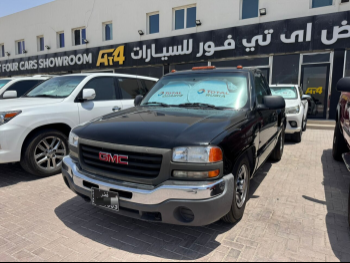 GMC  Sierra  1500  2003  Automatic  372,000 Km  8 Cylinder  Four Wheel Drive (4WD)  Pick Up  Black