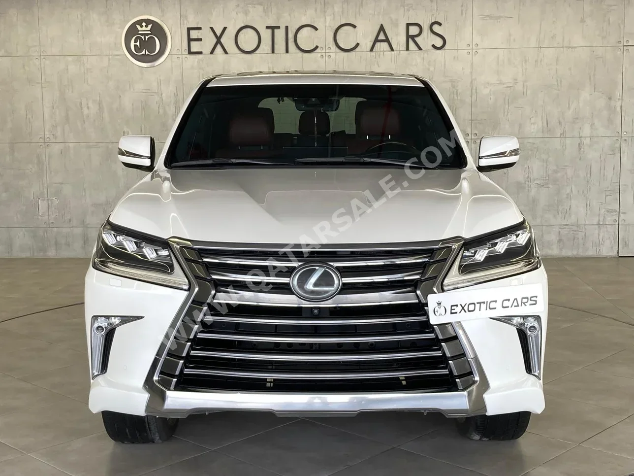 Lexus  LX  570  2017  Automatic  142,000 Km  8 Cylinder  Four Wheel Drive (4WD)  SUV  Pearl