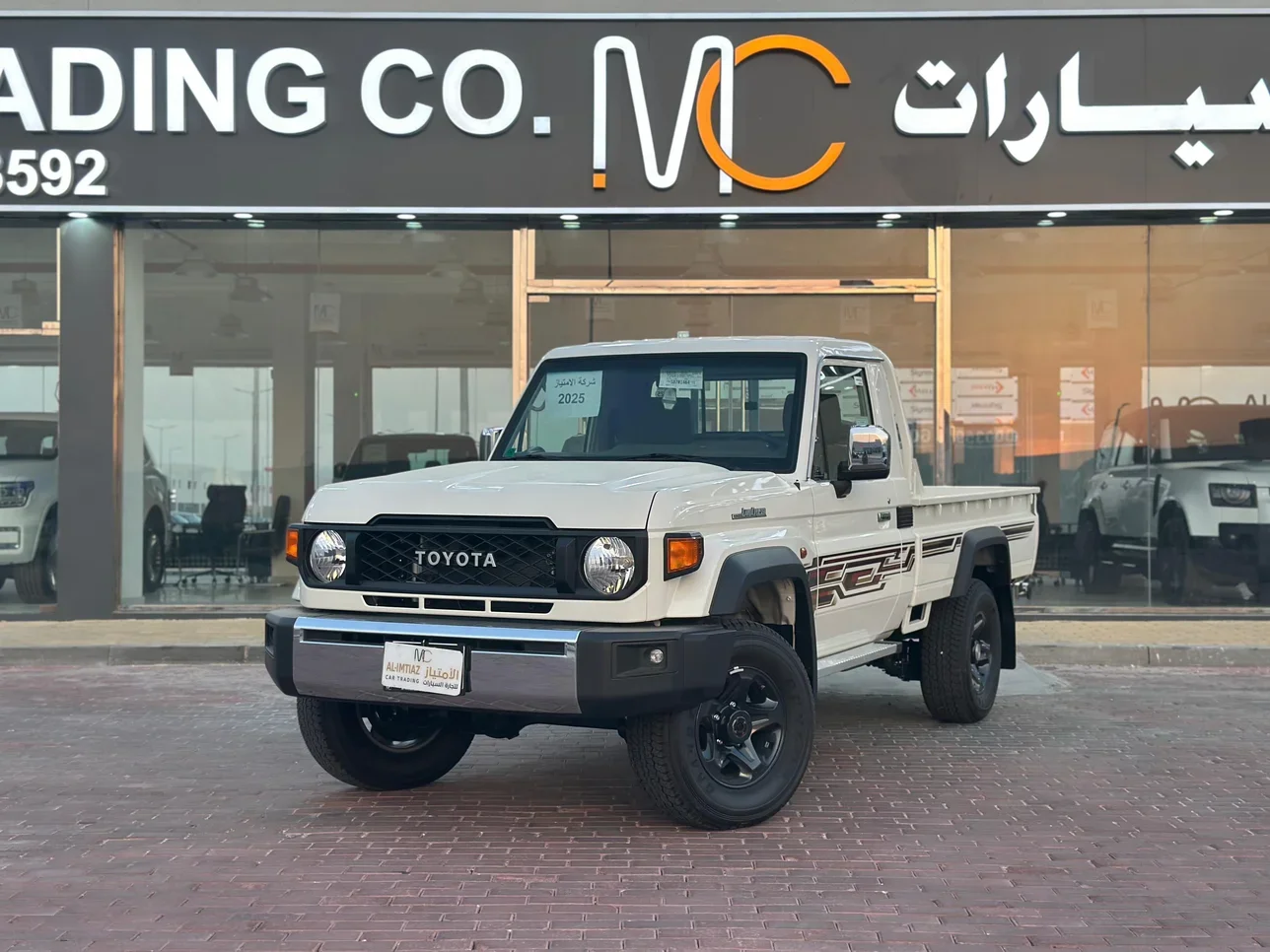 Toyota  Land Cruiser  LX  2025  Automatic  0 Km  6 Cylinder  Four Wheel Drive (4WD)  Pick Up  White  With Warranty