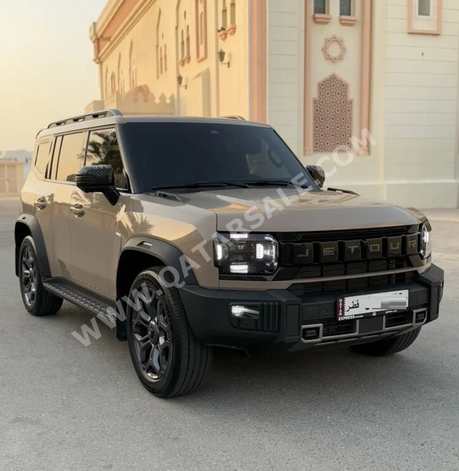 Jetour  T2  Luxury  2025  Automatic  30,000 Km  4 Cylinder  Four Wheel Drive (4WD)  SUV  Beige  With Warranty