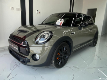 Mini  Cooper  S  2020  Automatic  70,000 Km  4 Cylinder  Front Wheel Drive (FWD)  Hatchback  Gray