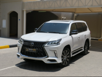 Lexus  LX  570 S  2018  Automatic  248,000 Km  8 Cylinder  Four Wheel Drive (4WD)  SUV  White