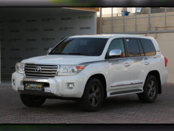 Toyota  Land Cruiser  GXR  2014  Automatic  210,000 Km  6 Cylinder  Four Wheel Drive (4WD)  SUV  White