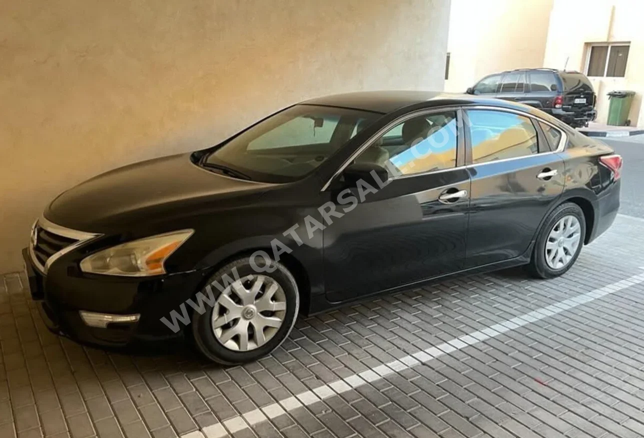 Nissan  Altima  2.5 S  2013  Automatic  138,000 Km  4 Cylinder  Classic  Black