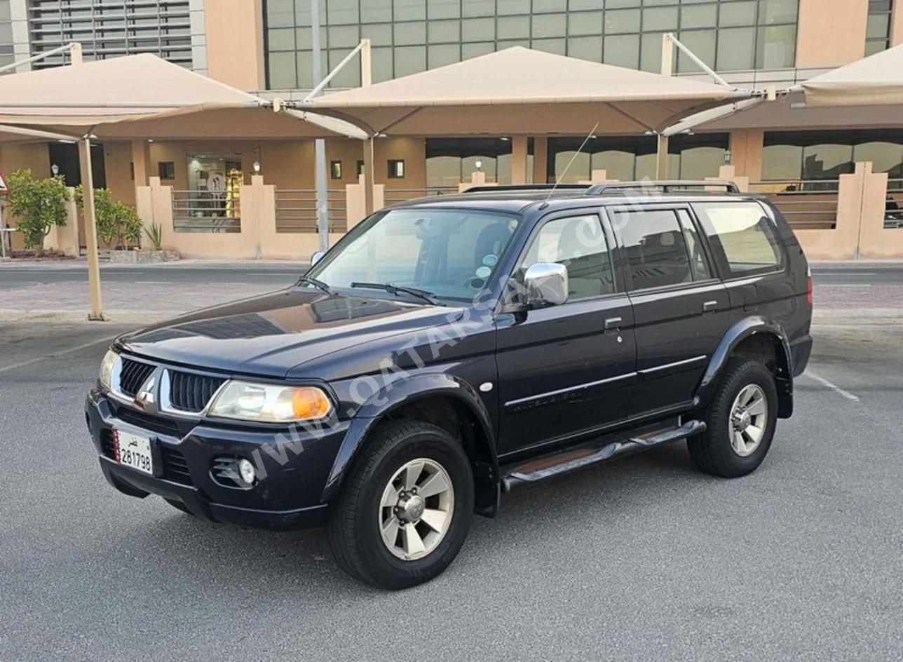 متسوبيشي  ناتيفا  2005  اوتوماتيك  240,000 كم  8 سلندر  دفع رباعي  اس يو في  ازرق