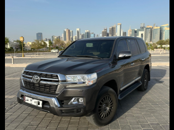 Toyota  Land Cruiser  GXR  2021  Automatic  180,000 Km  8 Cylinder  Four Wheel Drive (4WD)  SUV  Gray