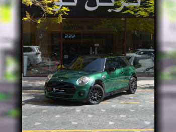 ميني  كوبر  2020  اوتوماتيك  93,930 كم  4 سلندر  سحب امامي  هاتشباك  أخضر