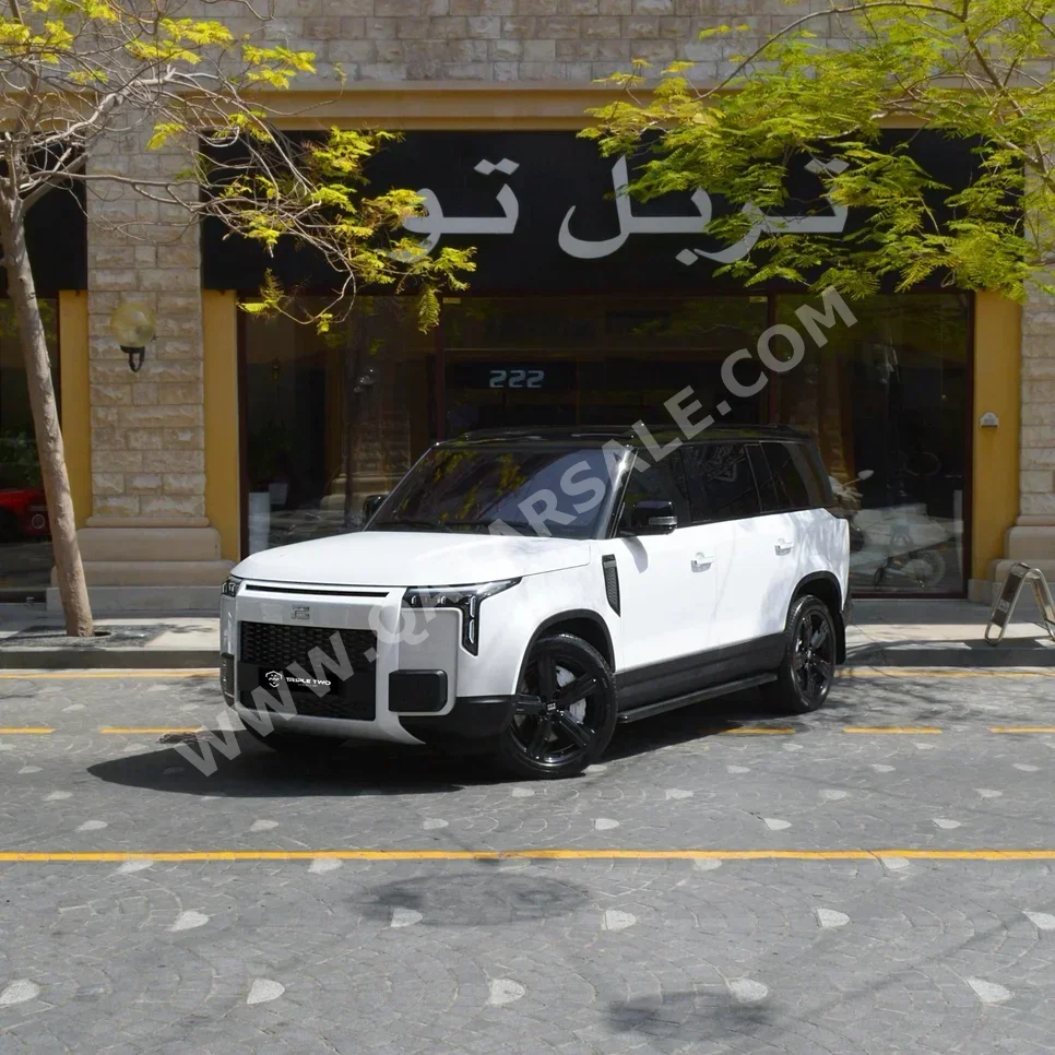 Rox Motor  Jishi  01  2025  Automatic  3,170 Km  4 Cylinder  Four Wheel Drive (4WD)  SUV  White  With Warranty