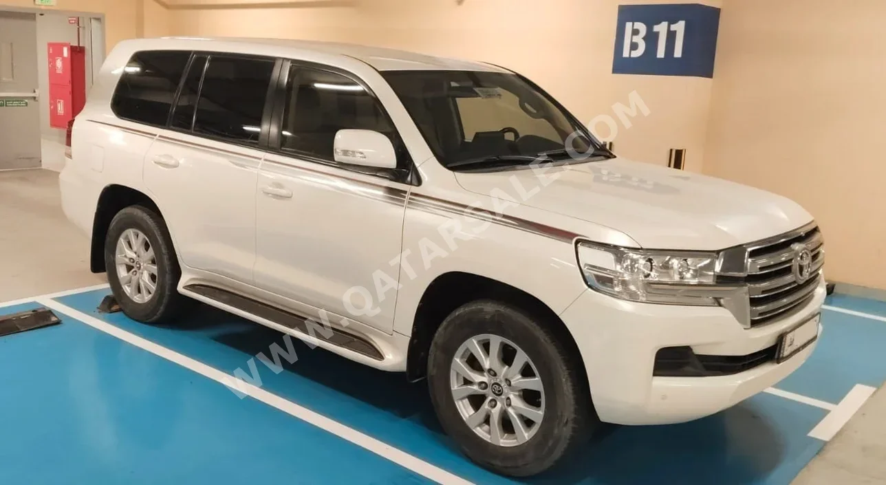 Toyota  Land Cruiser  GXR  2020  Automatic  212,000 Km  6 Cylinder  Four Wheel Drive (4WD)  SUV  White