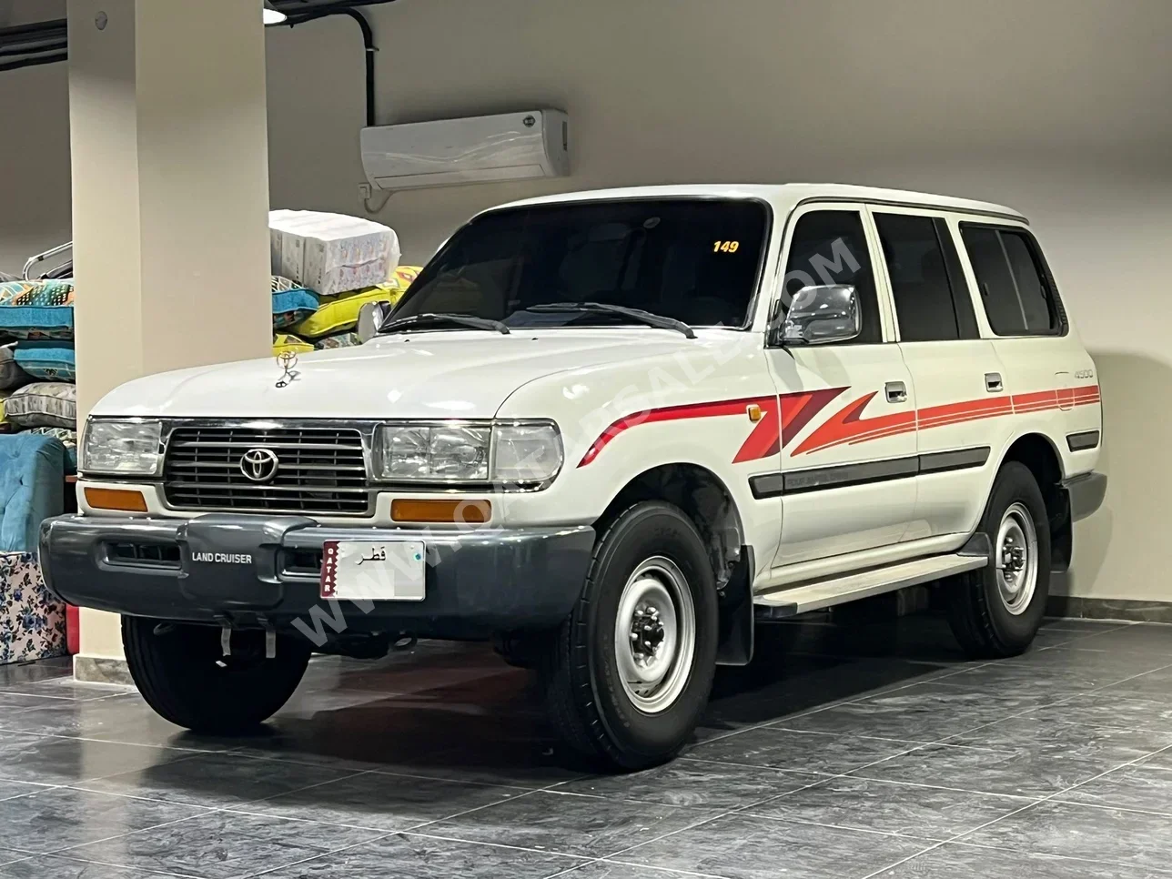 Toyota  Land Cruiser  VX  1996  Manual  76,000 Km  6 Cylinder  Four Wheel Drive (4WD)  SUV  White