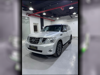 Nissan  Patrol  Platinum  2017  Automatic  215,000 Km  6 Cylinder  Four Wheel Drive (4WD)  SUV  Silver