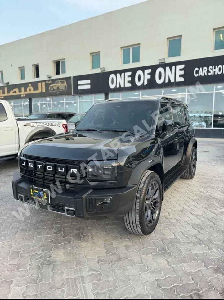 Jetour  T2  Luxury  2025  Automatic  23,000 Km  4 Cylinder  Four Wheel Drive (4WD)  SUV  Black  With Warranty