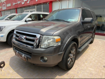 Ford  Expedition  XLT  2012  Automatic  198,000 Km  6 Cylinder  Four Wheel Drive (4WD)  SUV  Gray