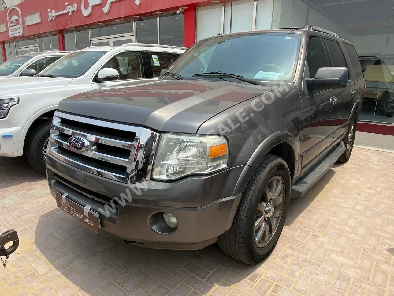 Ford  Expedition  XLT  2012  Automatic  198,000 Km  6 Cylinder  Four Wheel Drive (4WD)  SUV  Gray