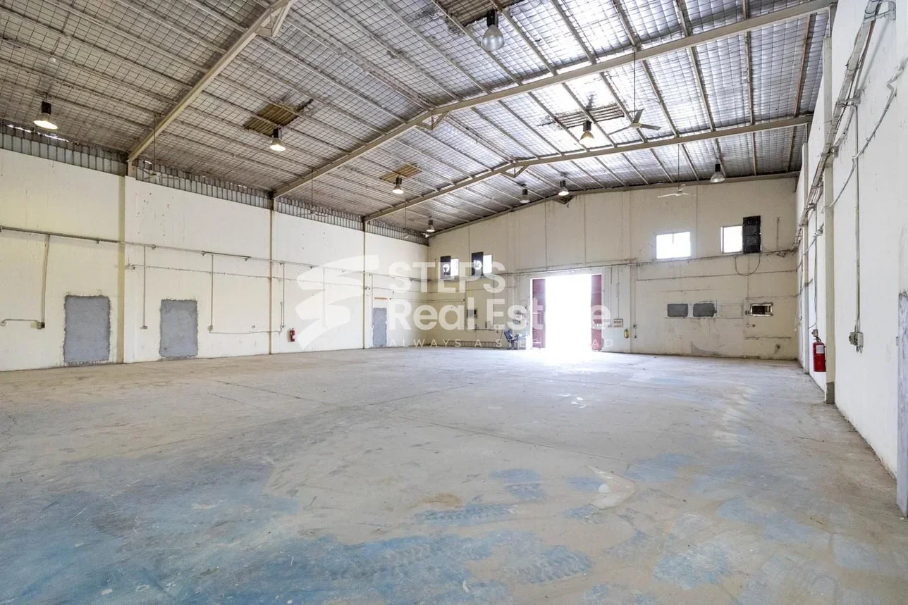 Warehouses & Stores - Al Rayyan  - Industrial Area  -Area Size: 850 Square Meter