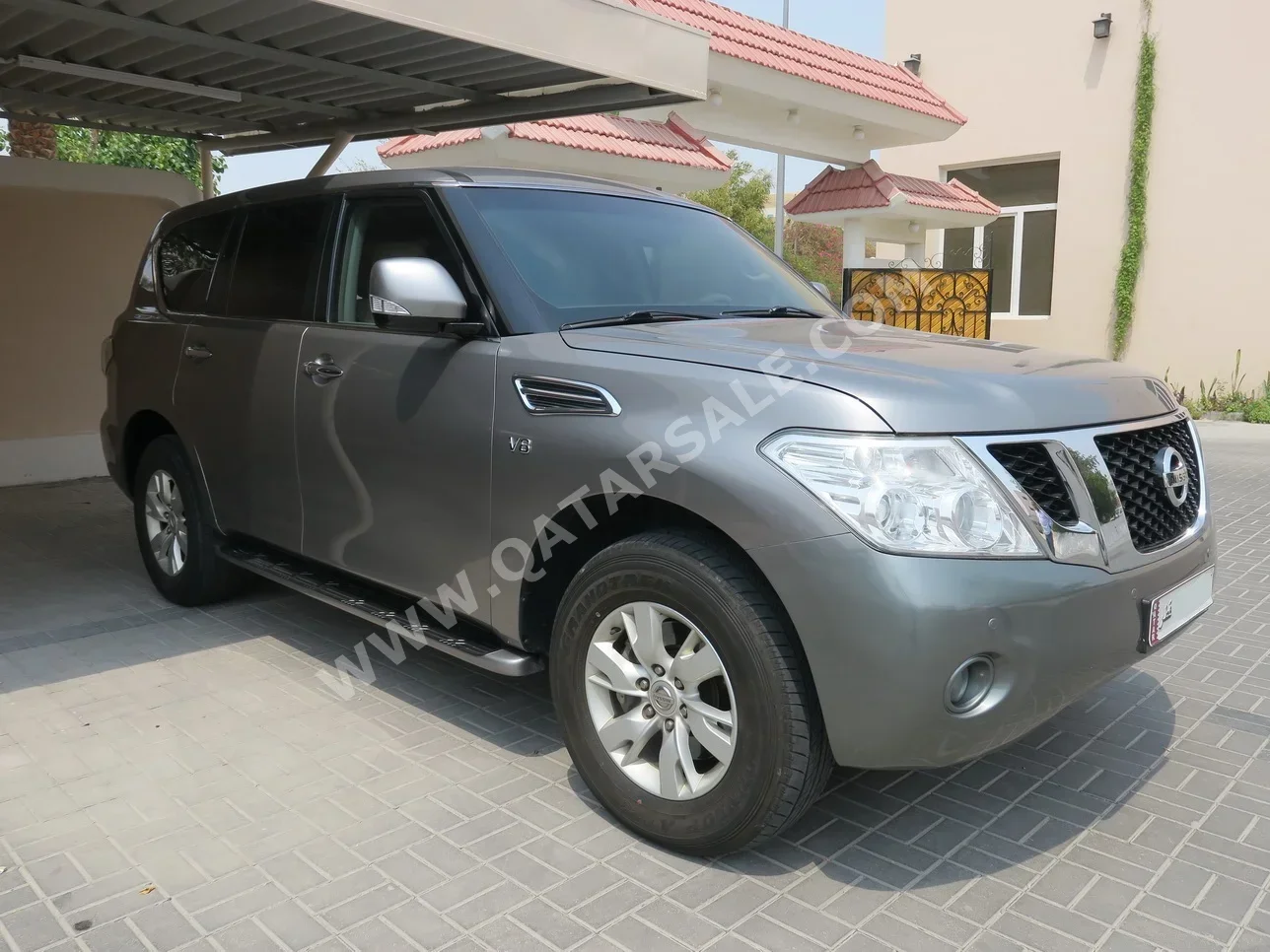 Nissan  Patrol  SE  2013  Automatic  194,000 Km  8 Cylinder  Four Wheel Drive (4WD)  SUV  Gray