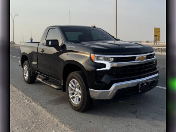 Chevrolet  Silverado  LT  2024  Automatic  13,000 Km  8 Cylinder  Four Wheel Drive (4WD)  Pick Up  Black  With Warranty