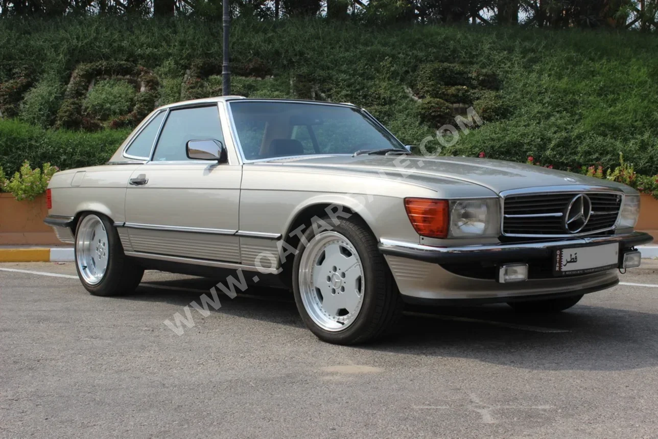 Mercedes-Benz  560 SL  1987  Automatic  80,000 Km  8 Cylinder  Rear Wheel Drive (RWD)  Coupe / Sport  Silver