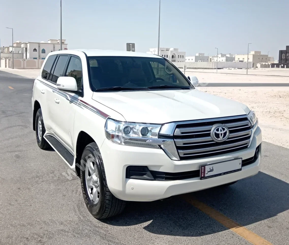 Toyota  Land Cruiser  GXR  2021  Automatic  128,000 Km  6 Cylinder  Four Wheel Drive (4WD)  SUV  White
