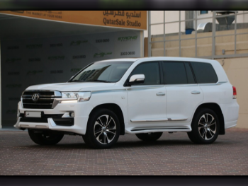 Toyota  Land Cruiser  VXR  2018  Automatic  286,000 Km  8 Cylinder  Four Wheel Drive (4WD)  SUV  White