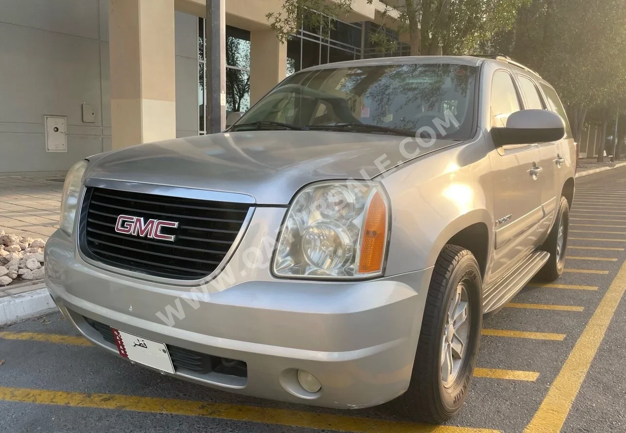 GMC  Yukon  SLT  2007  Automatic  227,000 Km  8 Cylinder  SUV  Silver