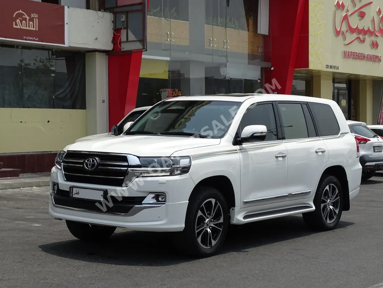 Toyota  Land Cruiser  GXR- Grand Touring  2020  Automatic  157,000 Km  8 Cylinder  Four Wheel Drive (4WD)  SUV  White