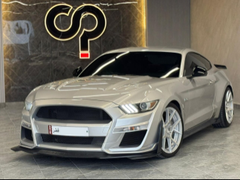 فورد  موستانغ  جي تي  2015  اوتوماتيك  32,000 كم  8 سلندر  دفع خلفي  كوبيه \ سبورت  فضي