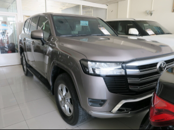 Toyota  Land Cruiser  GXR  2022  Automatic  64,000 Km  6 Cylinder  Four Wheel Drive (4WD)  SUV  Bronze  With Warranty