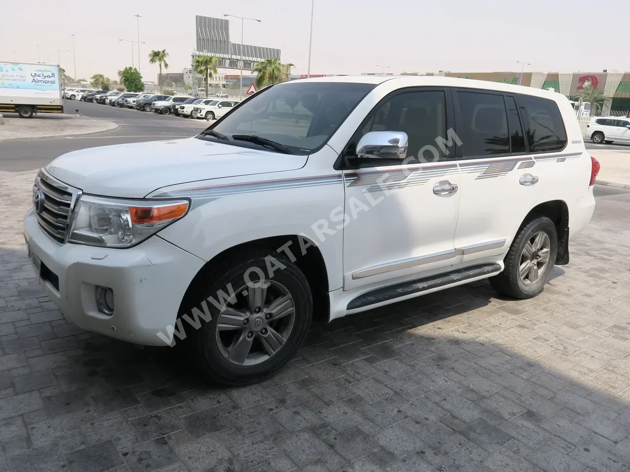 Toyota  Land Cruiser  GXR  2015  Automatic  482,000 Km  8 Cylinder  Four Wheel Drive (4WD)  SUV  White