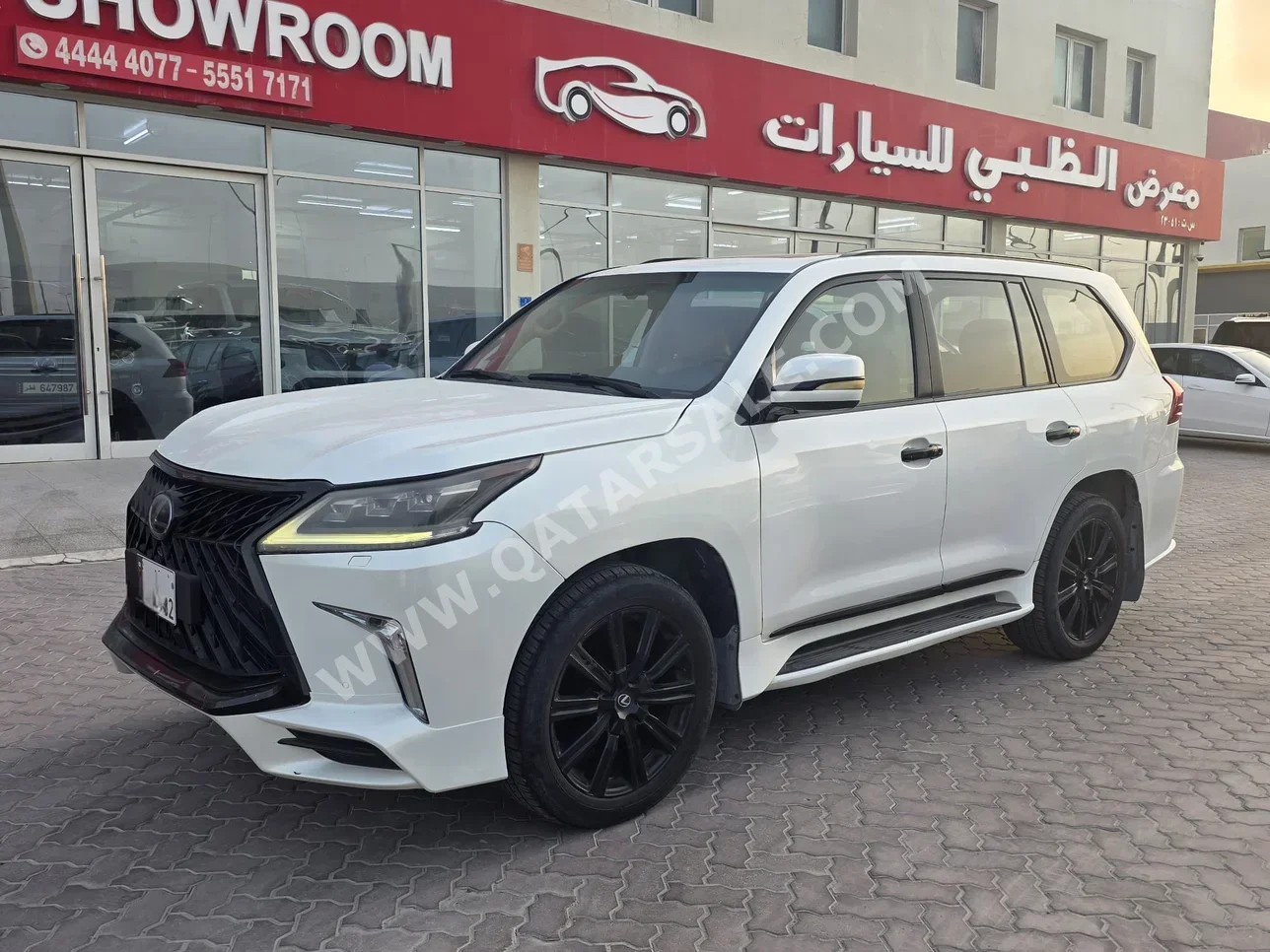 Lexus  LX  570  2011  Automatic  253,000 Km  8 Cylinder  Four Wheel Drive (4WD)  SUV  White