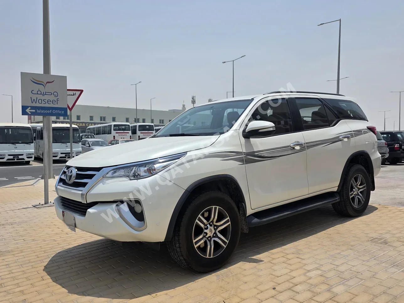 Toyota  Fortuner  2017  Automatic  290,000 Km  4 Cylinder  Four Wheel Drive (4WD)  SUV  White