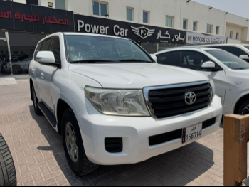 Toyota  Land Cruiser  G  2013  Automatic  300,000 Km  6 Cylinder  Four Wheel Drive (4WD)  SUV  White