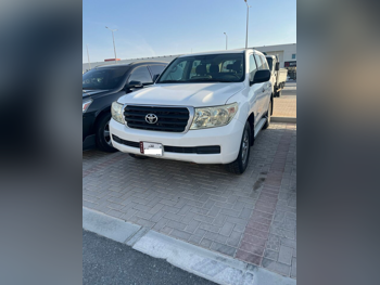 Toyota  Land Cruiser  G  2008  Manual  157,000 Km  6 Cylinder  Four Wheel Drive (4WD)  SUV  White